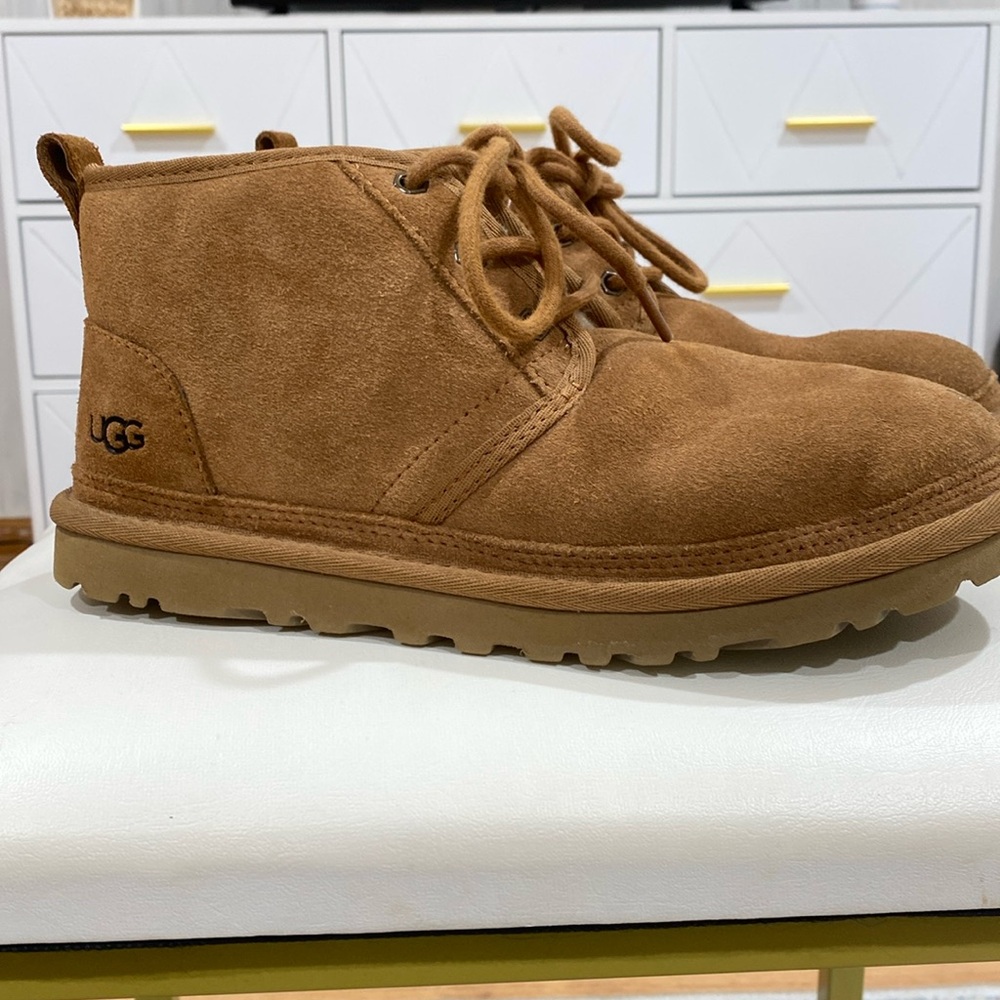 Woman’s Ugg lace up slippers